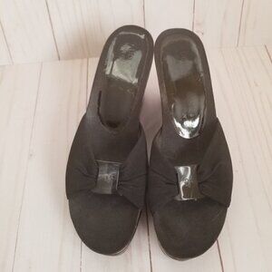 Donald Pliner Wedge Slippers (5.5)